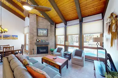Image de Elegant Steamboat retreat with pool, hot tub & washer/dryer