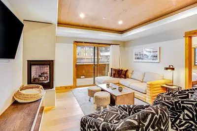 Image de Family getaway w\/ a shared pool, pool spa, & gym - close to hiking & skiing