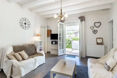 Image de Belle maison de vacances privée pour 6 personnes avec Wifi, Tv, terrasse et parking
