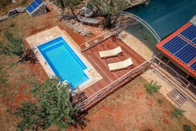 Image de Maison de vacances privée avec piscine privée, climatisation, Wifi, Tv, terrasse, vue panoramique