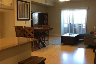 Image de Executive 2 Bed, 2 Bath Apartment in Prime Location