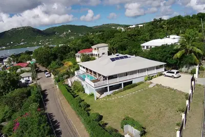 Image de Beautiful 5 Bed Villa with Pool, 2 mins walk to Marinas and English Harbour Town