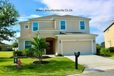 Image de Stunning Modern 6 Bedroom Villa, Themed Bedrooms and South Facing Pool