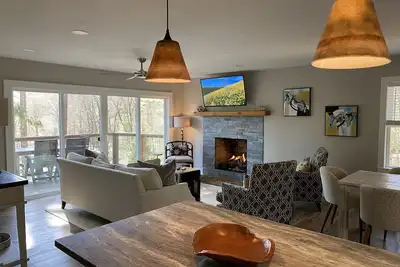 Image de Luxury Retreat: 2 Master Bedrooms, In-Town Highlands, Nc-Fireplace & Fiber Optic