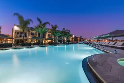 Image de 3b/R Heated Pool, Near Disney, Free Parking Free Wi-Fi