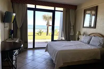 Image de Oceanfront1st floor Hawaiian Inn - Pools Open