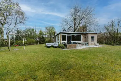 Image de Quiconque choisit le parc verdoyant \"De Prinsenhof\" à Ouddorp aan Zee aime les sons naturels, les parfums frais, les routes idylliques à récurer, les chemins de gravier et la tranquillité.