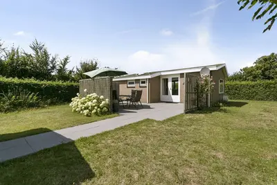 Image de This delightful detached bungalow is peacefully located in a small holiday park, close to the beach.