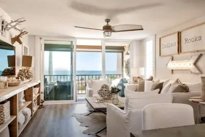 Image de Breathtaking Beachfront Condo - Hands-down the most beautiful 1br on Gulf Blvd!