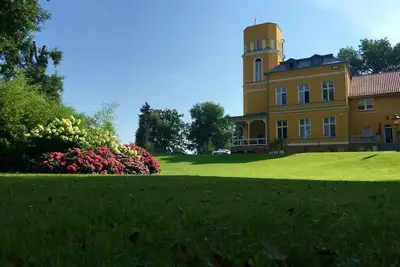 Image de Glowe Castle Weddings Weddings Kika Mädchen Wg 2020 \/ Krass Class trip