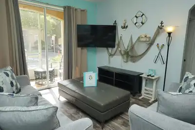 Image de Gorgeous! Wow! First Floor Windsor Hills Condo, Updated and Newly furnished!