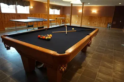 Image de *New and Modern* Trillium Chalet (4br/2Bath with parking)