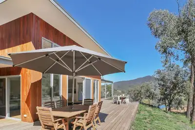 Image de High Country Lodge - Purpose built Accommodation for two families