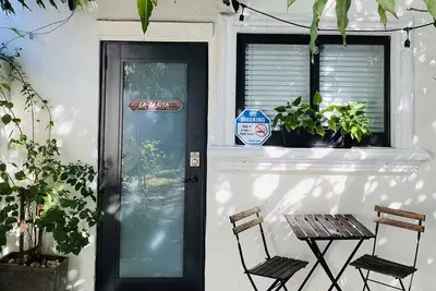 Image de La Casita- Entire Guest House, Renovated, Private, Cozy & Perfectly Located