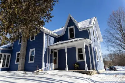 Image de Historic Farmhouse - Spacious Country Getaway
