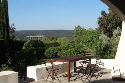 Image de Paix et vue sur le Pont Du Gard
