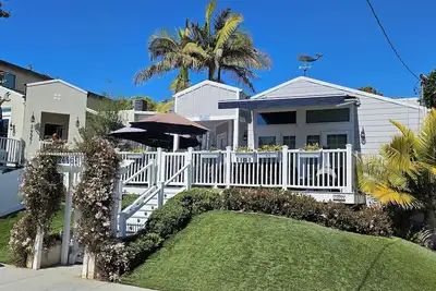 Image de Casa de la Ballena, back available on Vrbo. Permit Str15-0329, walk to the beach