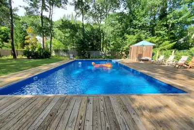 Image de Maison d'été, piscine chauffée, près de l'océan et Village, comprend prime invité apt.