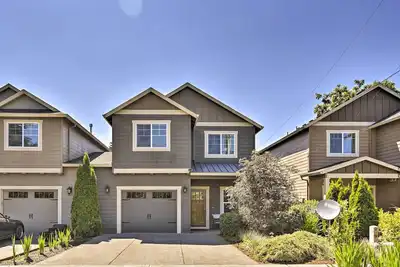 Image de Portland Home w/ Private Hot Tub: 9 Mi to Downtown