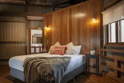 Image de Rustic Auction Shed