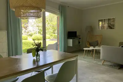 Grosse Ferienwohnung mit Garten, Saal