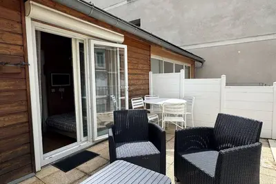 Image de Place de la Mairie. Joli T2 4p - Terrasse et vue.