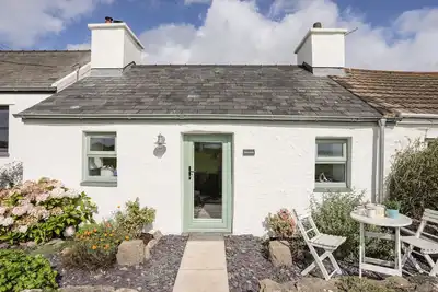 Image de Minnehaha, pet friendly, country holiday cottage in Moelfre