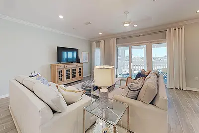 Image de Gulf Dreams | Near Beach, Luxury Amenities!