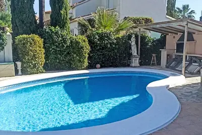 Image de Magnifique maison de vacances privée avec piscine privée, climatisation, Wifi, Tv, patio, parking
