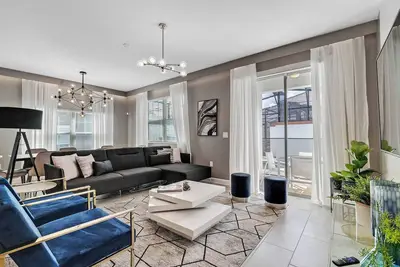 Image de 5 Bd/ 4 Ba/ Storey Lake (4824 Ml)