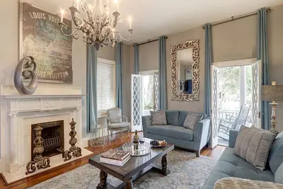 Image de Elegant Home Near Forsyth | Heated Pool Access