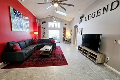 Image de Welcome to The Legend, Private pool/spa, Wifi, Only 3 miles Disney