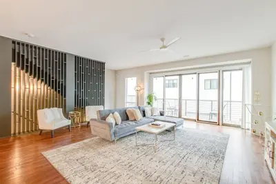 Image de Ultra Luxury Home-Mins To Broadway-Comfy Beds