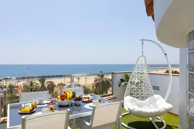 Image de 25km From Barcelona Front beach apartment. mat17