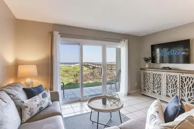 Image de No Stairs, Just Sand: First-Floor Beachfront