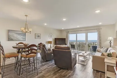 Image de Sunrise Serenity: Oceanfront Oasis
