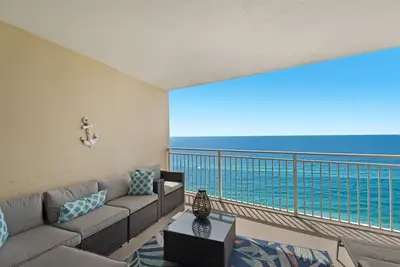 Image de Beautiful Beachfront! Spacious Coastal Retreat! 1 Mile E Of Pier Park!