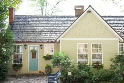 Image de The Farmhouse - Mountain Vineyard Getaway on the Highlands Plateau