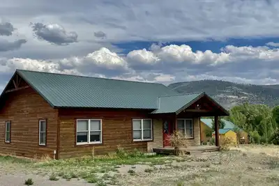 Image de Mountain Getaway Summer Escape