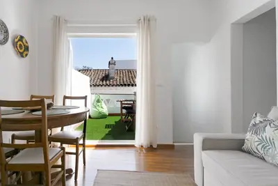 Image de Cozy 2 Brd House with Terrace - Old Town