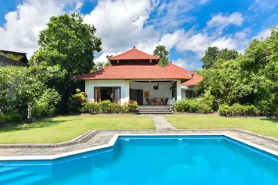 Image de Villa Kupu Kupu - Beachfront Villa In East Part of Norther Bali