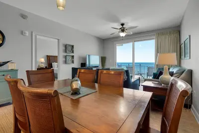 Image de Gulf Front Condo! 3br\/3ba! Master Bedroom With Gulf Views!
