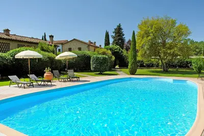 Image de Magnifique maison de vacances avec Wifi, piscine privée, Tv, terrasse, animaux admis et parking