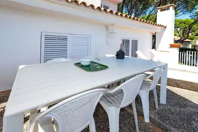 Image de Magnifique maison de vacances privée pour 8 personnes avec Wifi, Tv et parking