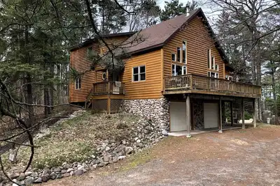 Image de Clean & Spacious On 3, 000 Acre Crystal Clear Grindstone Lake