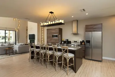 Image de 3 B/R w Free Wi-Fi, Free Parking, Pool Near Disney Family Friendly