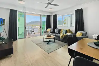 Image de '10-B' Cairns Harbour Apartment ~ 2br 2Bth Pool Gym Wifi