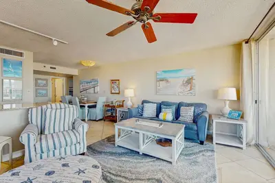 Image de 4th Floor Open, airy condo, 2 beach chairs & bicycles included, Close to dining