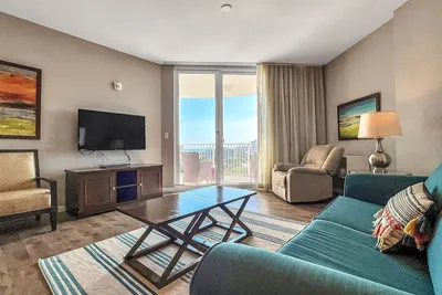 Image de Comfortable, Open unit, Stunning Views, Minutes to Entertainment