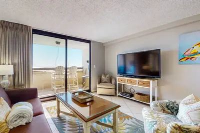 Image de 2nd Floor Open Condo, On-site restaurant w/ bar, Multiple pools